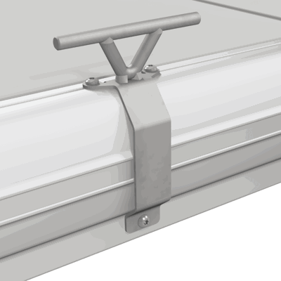 EasyFloat flytbrygga med pollarefäste, stabil och hållbar förtöjningspunkt för mindre båtar, lämpad för olika väderförhållanden